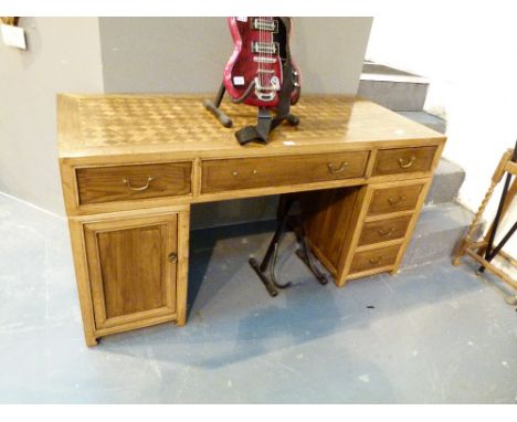 TWIN PEDESTAL OAK DESK. Light stained oak twin pedestal writing desk with unusual parquet wood top, L: 160 cm