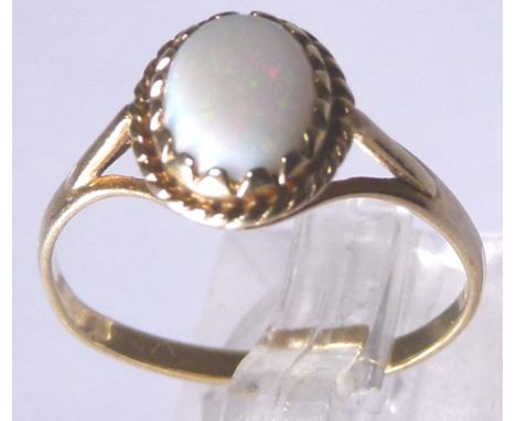 9 CT OPAL RING. 9 ct yellow gold and opal set ring, size O, 1.5g
