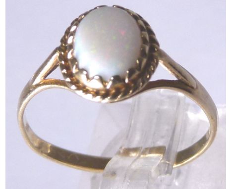 9 CT OPAL RING. 9 ct yellow gold and opal set ring, size O, 1.5g