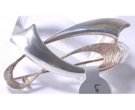 STERLING SILVER BROOCH. Sterling silver brooch - maker K & L