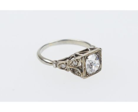 Antique diamond ring, the old cushion cut stone of approx. 1ct, estimated as J/K in colour and SI2 clarity, set within a rect