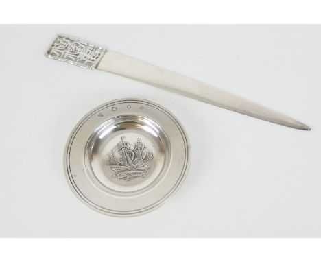 Chinese sterling silver paper knife, 20cm; also a modern sterling silver bridge coaster, London 1969, gross weight approx. 72