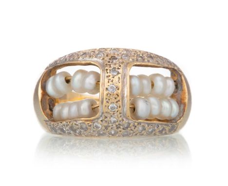 ABACUS STYLE SEED PEARL RING, the mount set with round white gems, marked 18K, size L 1/2Qty: 7.7g