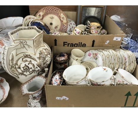 A box of Royal Crown Derby floral spray decorated cups and saucers and side plates, a pair of Royal Crown Derby Japan pattern