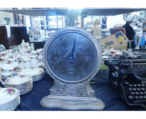 SALTER EDWARDIAN TRADE SCALES. Set of Salter brass faced Edwardian trade scales on heavy cast iron base, weighing up to 100lb