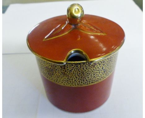 CARLTONWARE PRESERVE POT. Carltonware lidded preserve pot, H ~ 10cm