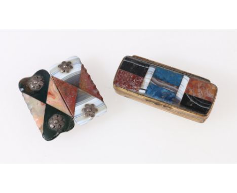 Scottish agate set snuff or pill box 5.5cm long and a similiar metal mounted buckle (2)