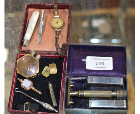 VINTAGE RAZOR IN BOX, GOLD CASED WRIST WATCH, NOVELTY COIN INSET LIGHTER, ORNATE POCKET WATCH KEY, MINIATURE BUTTON HOOK ETC 