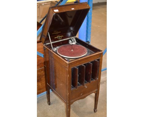 VINTAGE MAHOGANY CASED GRAMOPHONE     