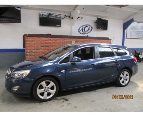 Make &amp; Model: Vauxhall Astra SRI AutoDate of Reg: LX11 EORColour: Bluecc: 1598MoT: 09-02-2022Fuel Type: PETROLMileage: 62