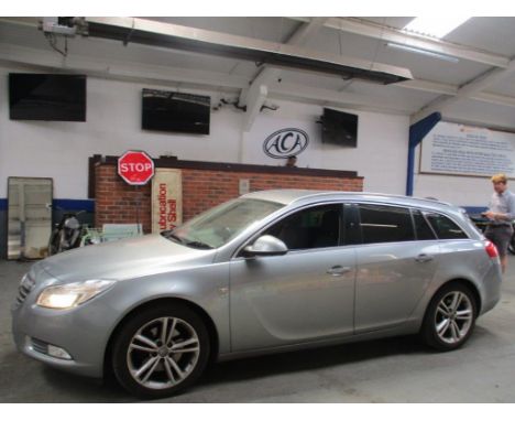 Make &amp; Model: Vauxhall Insignia SRI 158 CDTIDate of Reg: DS11 MXCColour: Silvercc: 19556MoT: 18-03-2022Fuel Type: DIESELM