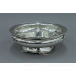 A large silver footed bowl, hallmarked for Birmingham 1924. 28.5 cm diameter. 30.1 troy ounces.