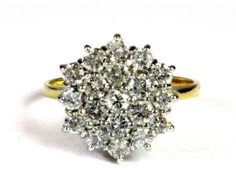 An 18ct yellow gold large diamond cluster ring (K.5).