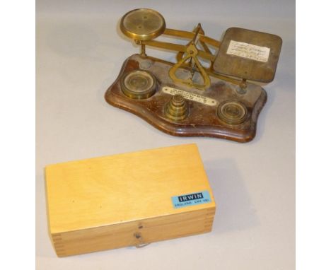 SET OF OLD POSTAGE SCALES WITH 6 WEIGHTS TOGETHER WITH A BOXED SET OF IRWIN SCIENTIFIC WEIGHTS