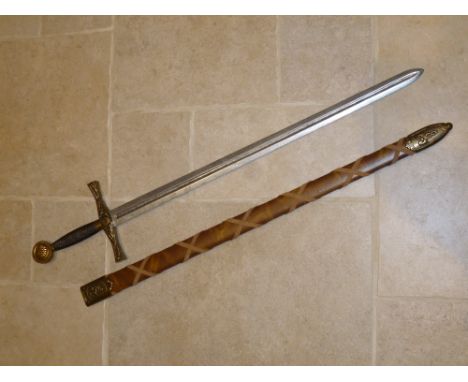 FULL SCALE EXCALIBUR REPLICA WITH LEATHER SHEATH (L: 111.5 cm OVERALL)