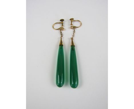 A pair of vintage jade and 9ct gold pendant earrings of slender teardrop form, 5.5 cm