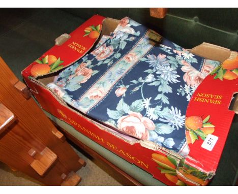 BOX CURTAINS