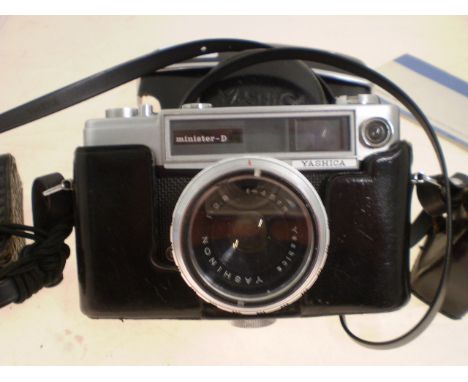 'YASHIDA' MINISTER D CAMERA WITH LEATHER CASE AND MANUAL 