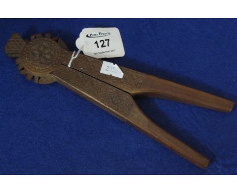 Scandinavian treen nutcracker with carved geometric decoration.(B.P. 24% incl. VAT)