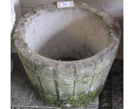 Single reconstituted stone garden planter. (B.P. 24% incl. VAT)