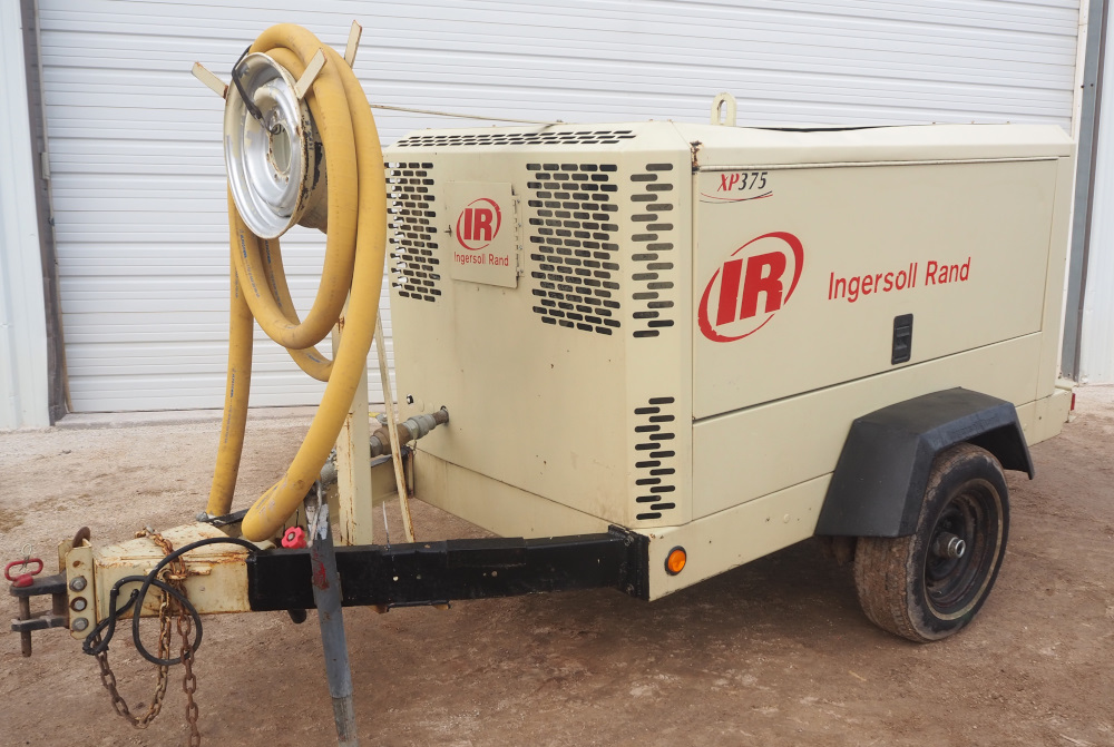 IR Ingersoll Rand XP 375 portable air compressor, JD 4.5L 4045 Dsl