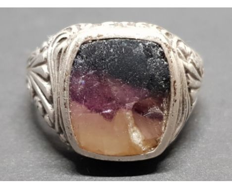 GENTS HALLMARKED SILVER AND AGATE RING 8.8G SIZE T