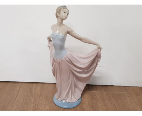 LLADRO FIGURE 5050 DANCER WOMAN FIGURINE