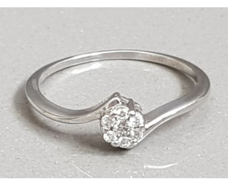 9CT WHITE GOLD FLOWER TWIST CLUSTER DIAMOND RING 1.3G SIZE N