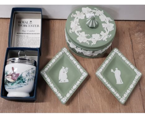 3 PIECES OF WEDGWOOD GREEN JASPER INCLUDES TRINKET BOX ALSO TOGETHER WITH ROYAL WORCESTER EGG CODDLER IN ORIGINAL BOX