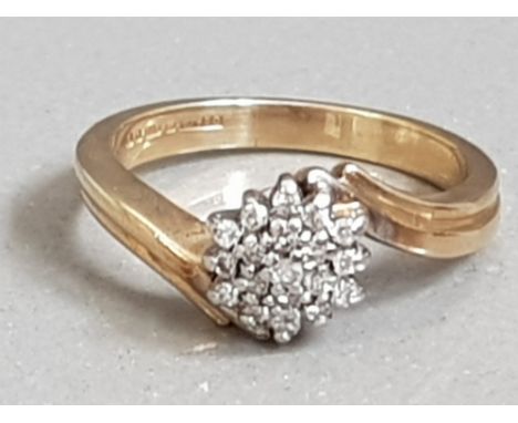 9CT GOLD DIAMOND CLUSTER TWIST RING 3.1G SIZE K
