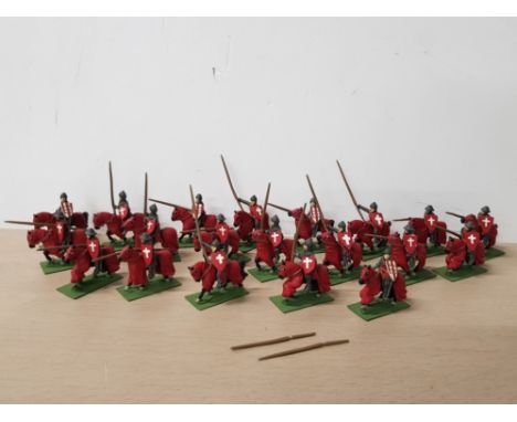 A NICE COLLECTION OF 20 VINTAGE HAND PAINTED LEAD KNIGHT FIGURINES