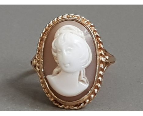 9CT GOLD LARGE CAMEO RING 4.5G SIZE N1/2