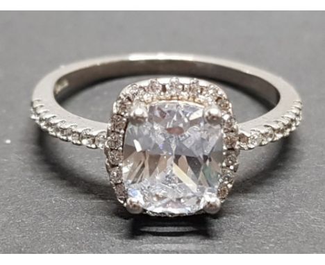 SILVER AND CZ CLUSTER RING 2.9G SIZE P1/2