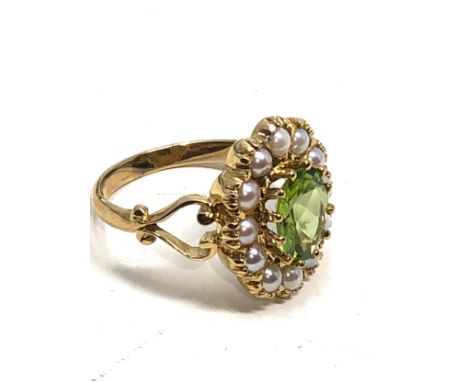 9ct gold peridot &amp; pearl ring (4.1g)