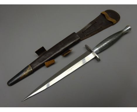 2nd Variant Pattern Commando Knife, 17.5cm twin edged blade, steel cross guard stamped S below Crows foot, and nickel plated 