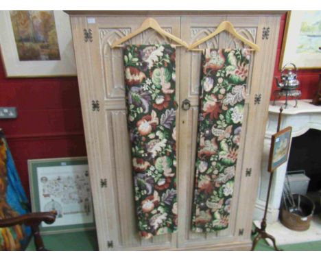 A pair of Sandersons linen union curtains, thistle pattern, green ground, floral lined. 102cm wide x 194cm drop