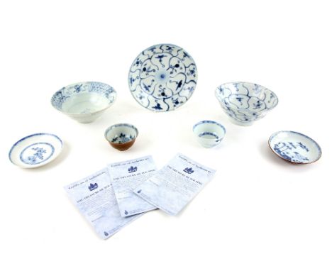 Seven pieces of Chinese Tek Sing and Nanking cargo blue and white porcelain, comprising two tea bowls and saucers, two bowls 