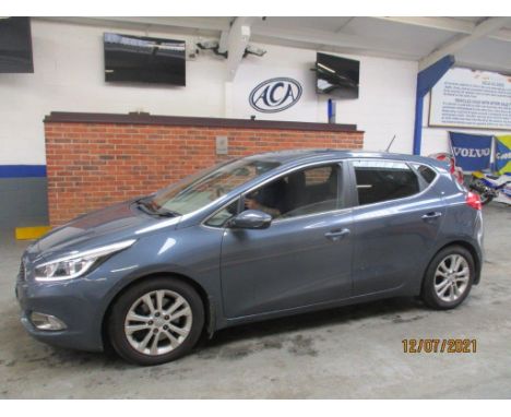 Make &amp; Model: Kia Ceed 3 Eco CRDIDate of Reg: RJ63 XRNColour: Bluecc: 1582MoT: 30-01-2022Fuel Type: DIESELMileage: 80kTra