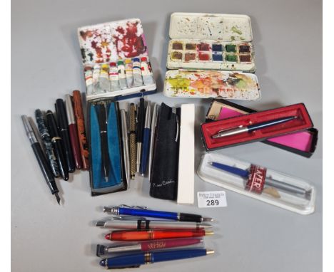 Collection of assorted pens to include: Osmirod, Conway Stewart with 14ct gold nib, Parker etc., together with some Reeves pa