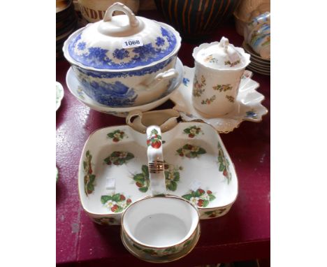 A small quantity of assorted ceramic items including Hammersley strawberry basket with separate cream and sugar decorated in 