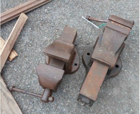 A record No. 22 bench vice - sold with another smaller