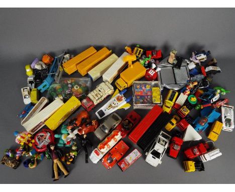 Corgi, Matchbox, McDonalds, Kinder Other - A collection of unboxed diecast model vehicles in various scales together wit a la