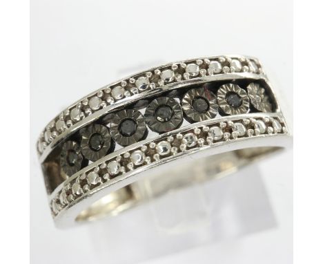 925 silver ring set with diamonds, size N/O, 2.9g. UK P&amp;P Group 1 (£16+VAT for the first lot and £2+VAT for subsequent lo