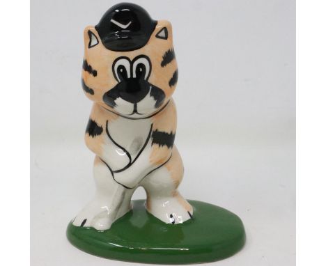 Lorna Bailey cat, Golfer, no chips or cracks, H: 15 cm. UK P&amp;P Group 1 (£16+VAT for the first lot and £2+VAT for subseque