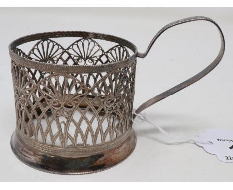 Continental silver filigree cup holder, H: 85 mm, 76g. UK P&amp;P Group 1 (£16+VAT for the first lot and £2+VAT for subsequen