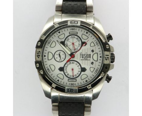 FUSION: gents quartz wristwatch with three subsidiary dials on a stainless steel bracelet, working at lotting. UK P&amp;P Gro