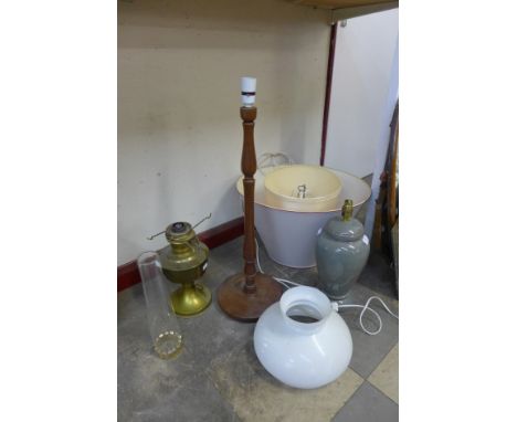 An Aladdin paraffin lamp and two table lamps