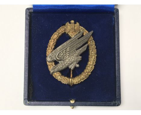 German Parachutists Army WW2 style badge , Junker maker marked , fitted case , GVF