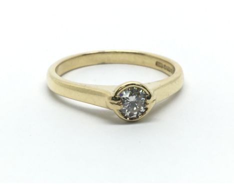 An 18ct yellow gold and diamond solitaire ring, approx 0.25ct, ring size approx L/M