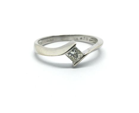 An 18ct white gold and princess cut diamond ring, approx 0.25ct, ring size L